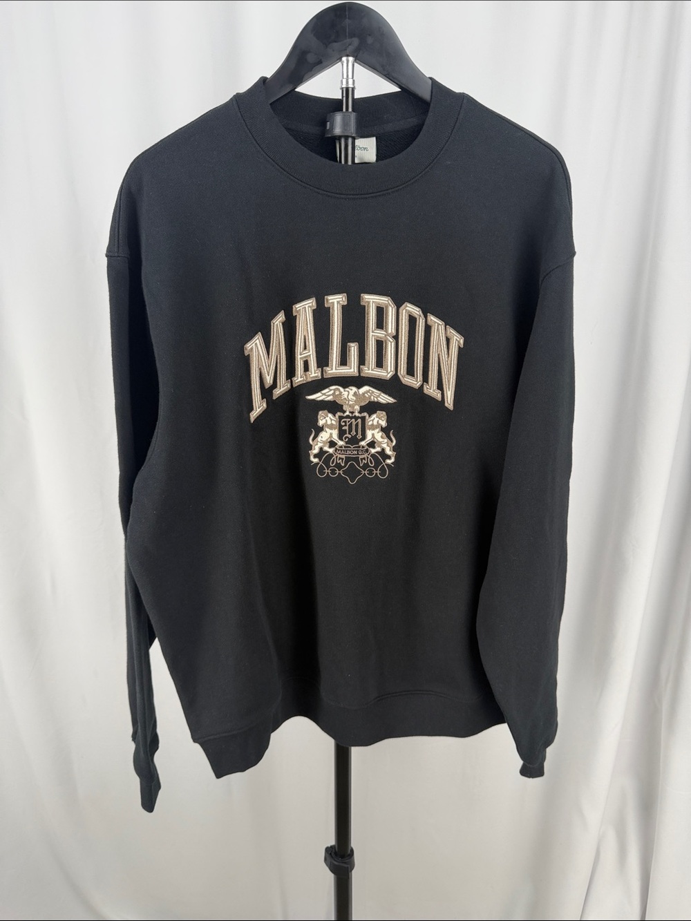NWT Malbon Golf Black Embroidered Crest Crewneck Sweatshirt – Size Small